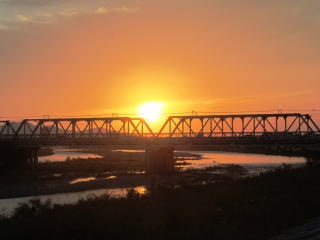 渡良瀬橋と夕日